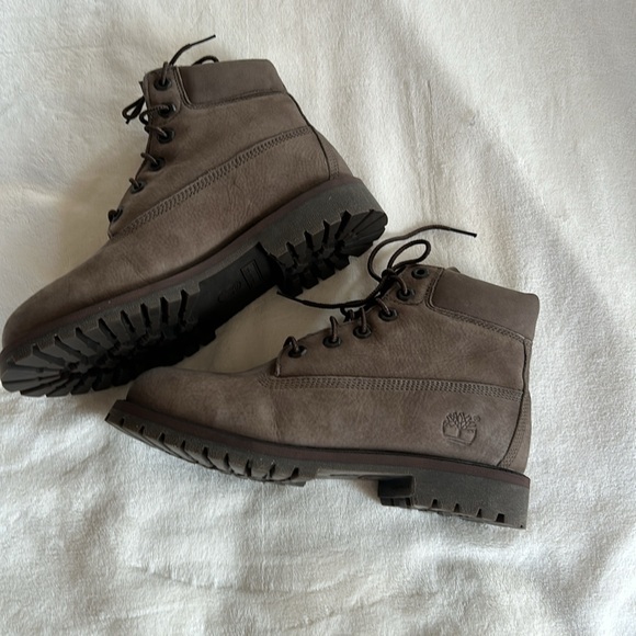 NWT in original box Timverlands leather boots - Picture 2 of 6